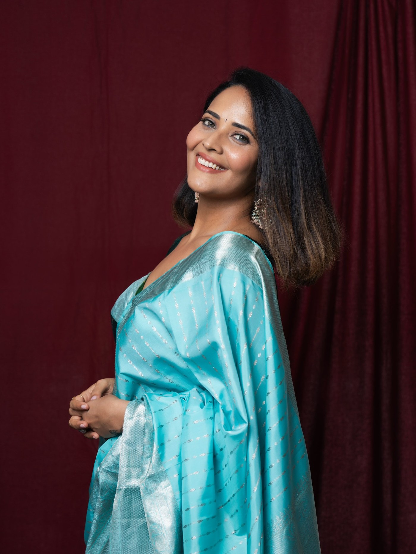 Anasuya Bharadwaj's Effortless Grace: Mastering the Art of Chic Indian Style