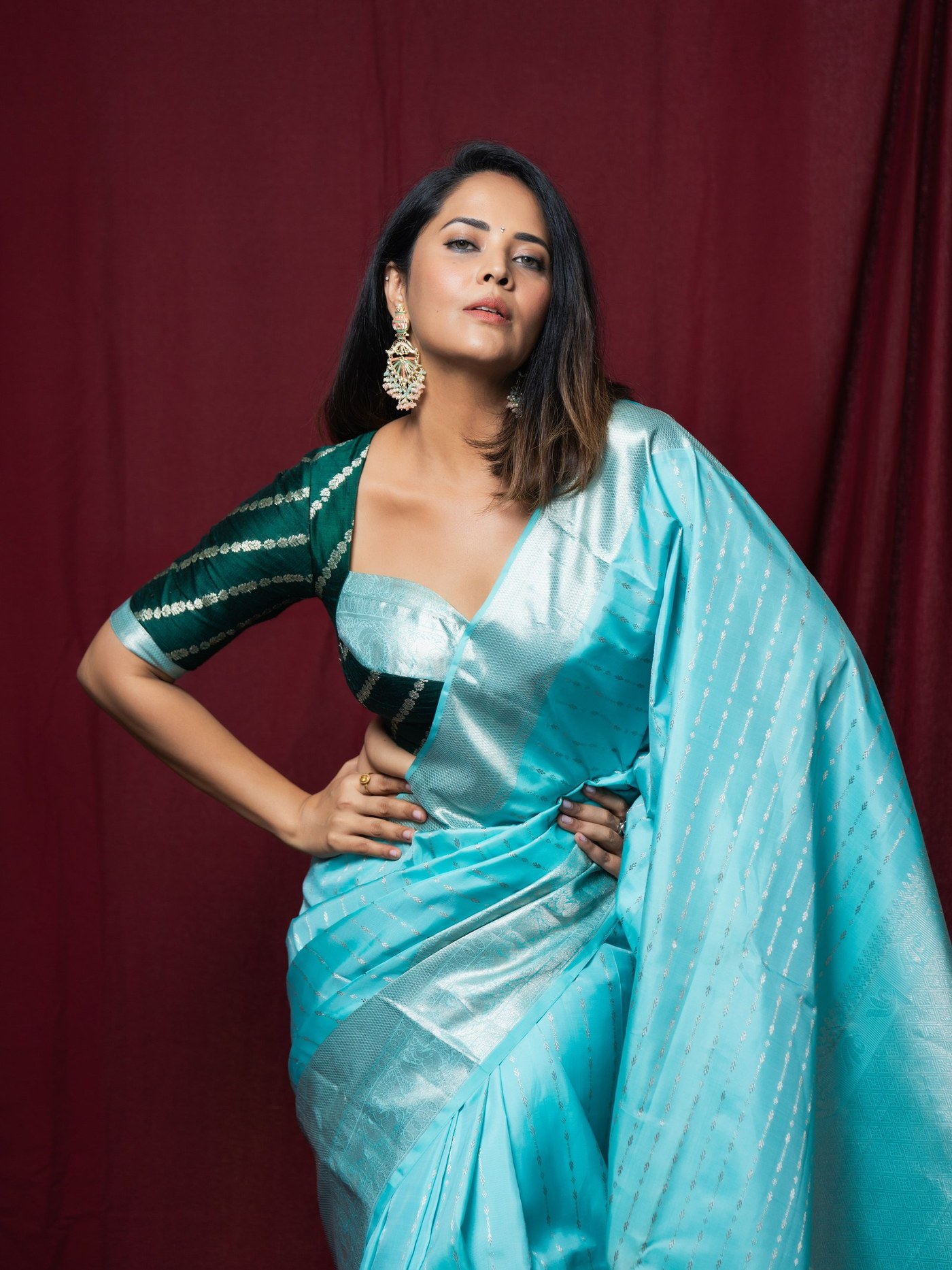Anasuya Bharadwaj's Effortless Grace: Mastering the Art of Chic Indian Style
