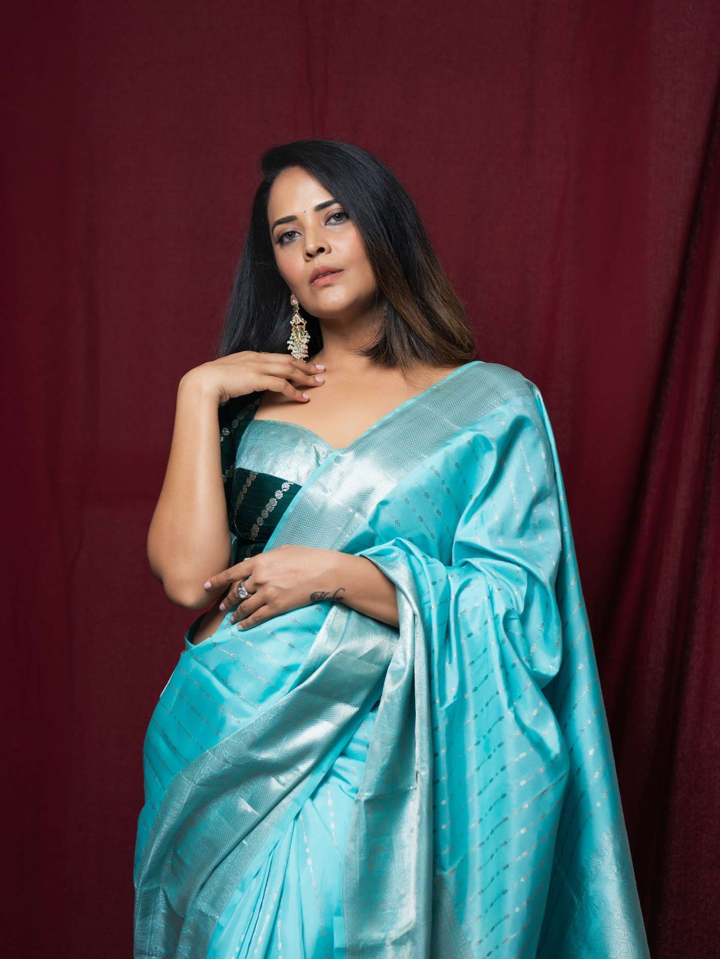 Anasuya Bharadwaj's Effortless Grace: Mastering the Art of Chic Indian Style
