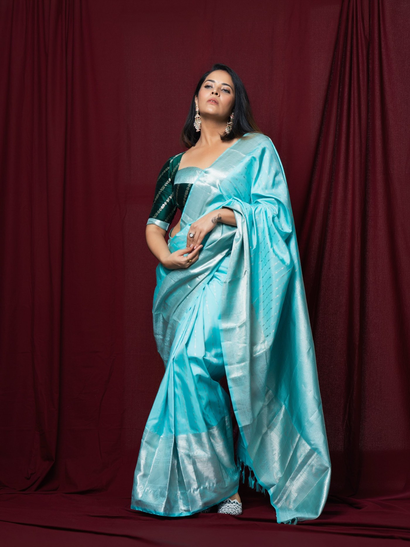 Anasuya Bharadwaj's Effortless Grace: Mastering the Art of Chic Indian Style