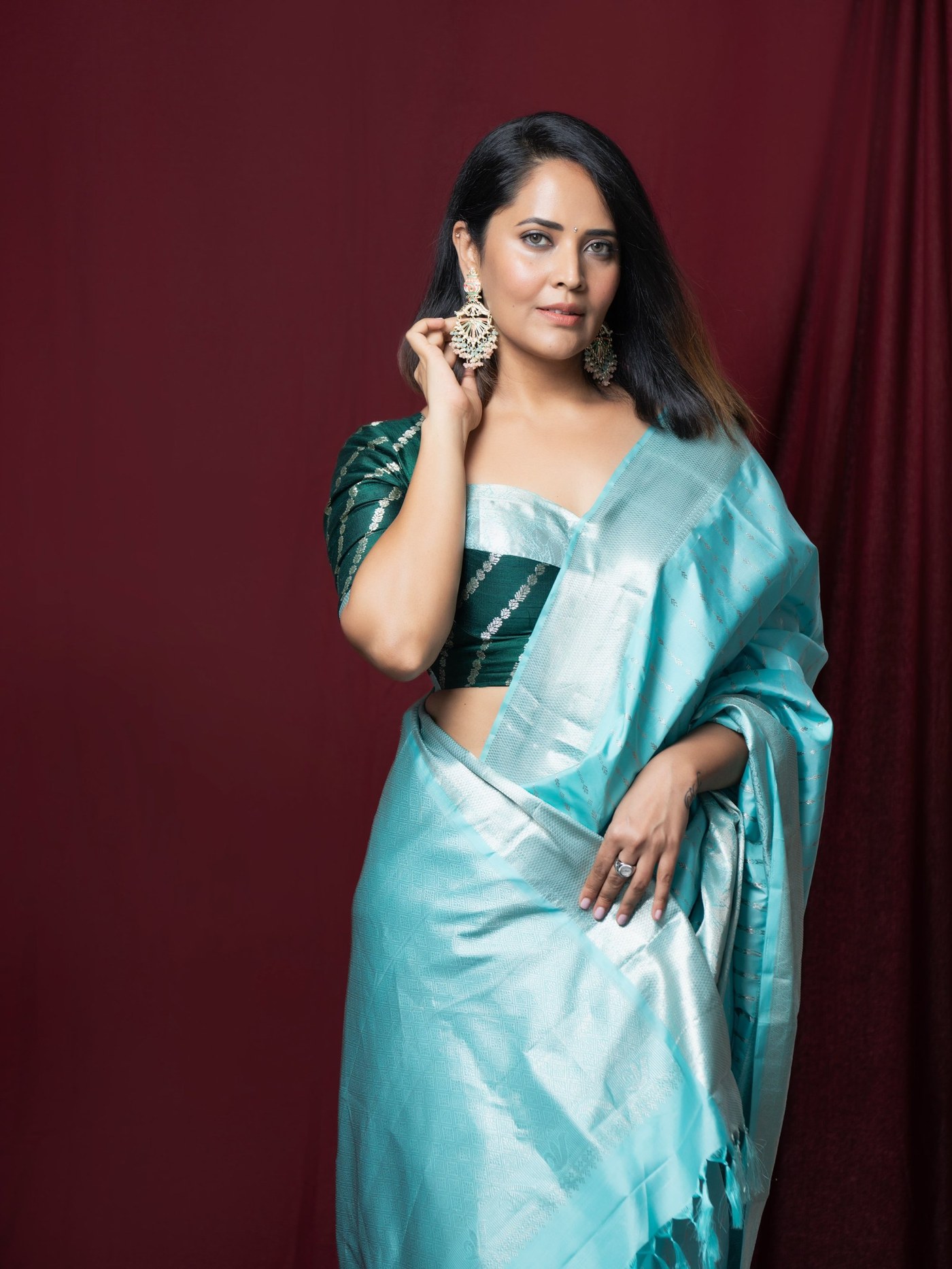 Anasuya Bharadwaj's Effortless Grace: Mastering the Art of Chic Indian Style