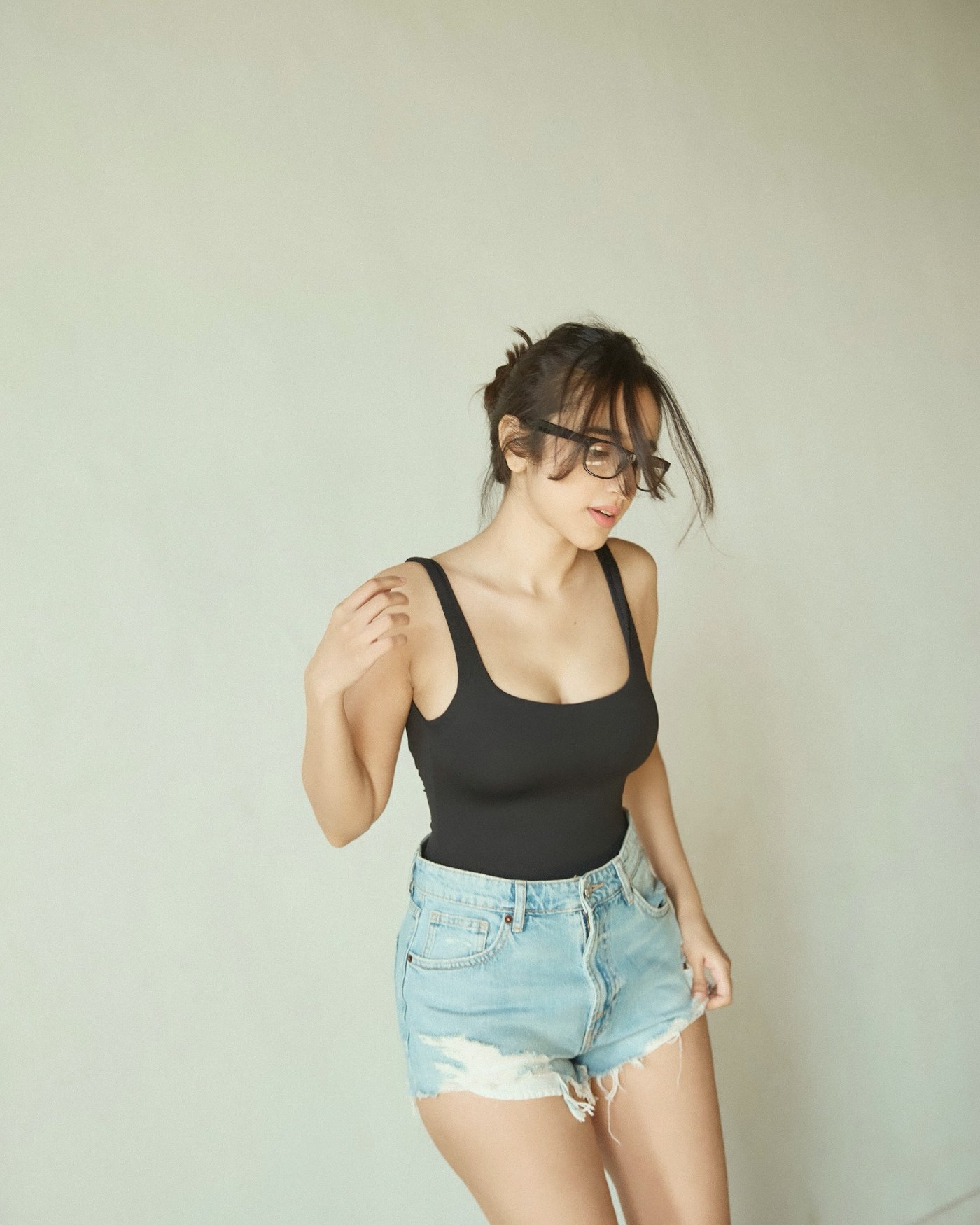 Nuveksha's Denim Dream: Mastering the Art of Effortless Street Style