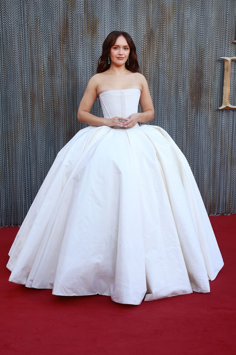 Olivia Cooke's Stunning Look at the Event