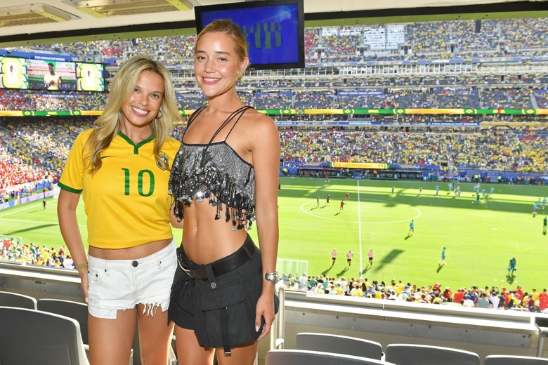 Olivia Ponton Steals the Spotlight with Effortless Chic at Major Event