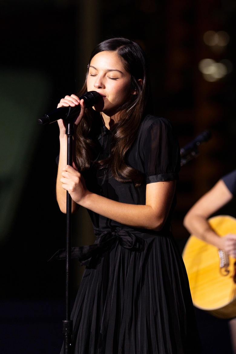 Olivia Rodrigo’s Style Magic: Shining Bright at the Grammy Museum