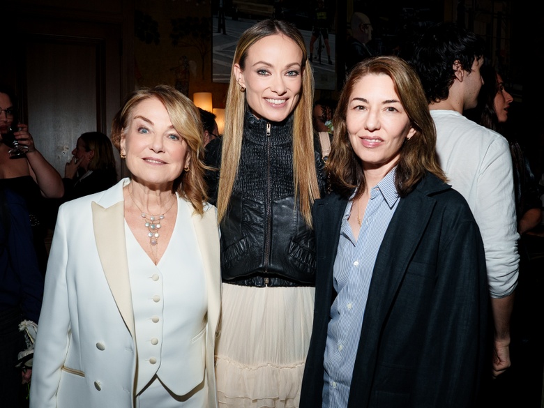 Olivia Wilde’s Glamorous Glow Steals the Spotlight at Hollywood Premiere