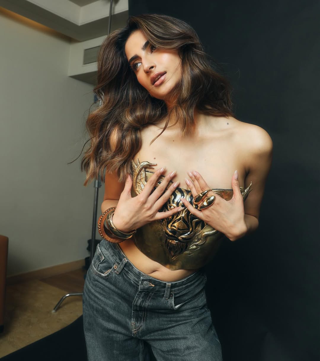 Palak Tiwari's Golden Glamour: A Stunning Photo Set