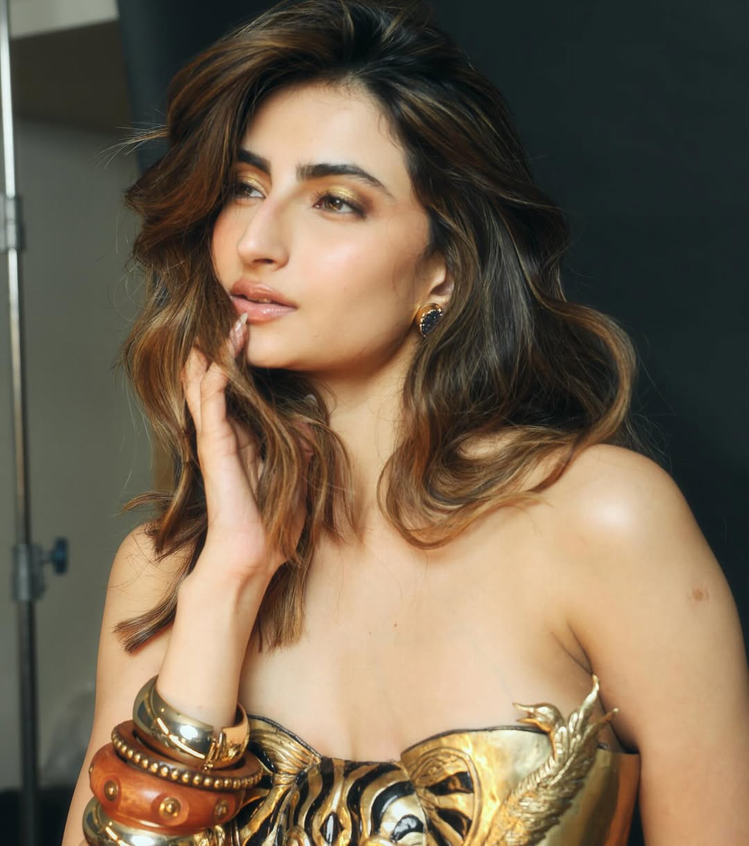 Palak Tiwari's Golden Glamour: A Stunning Photo Set