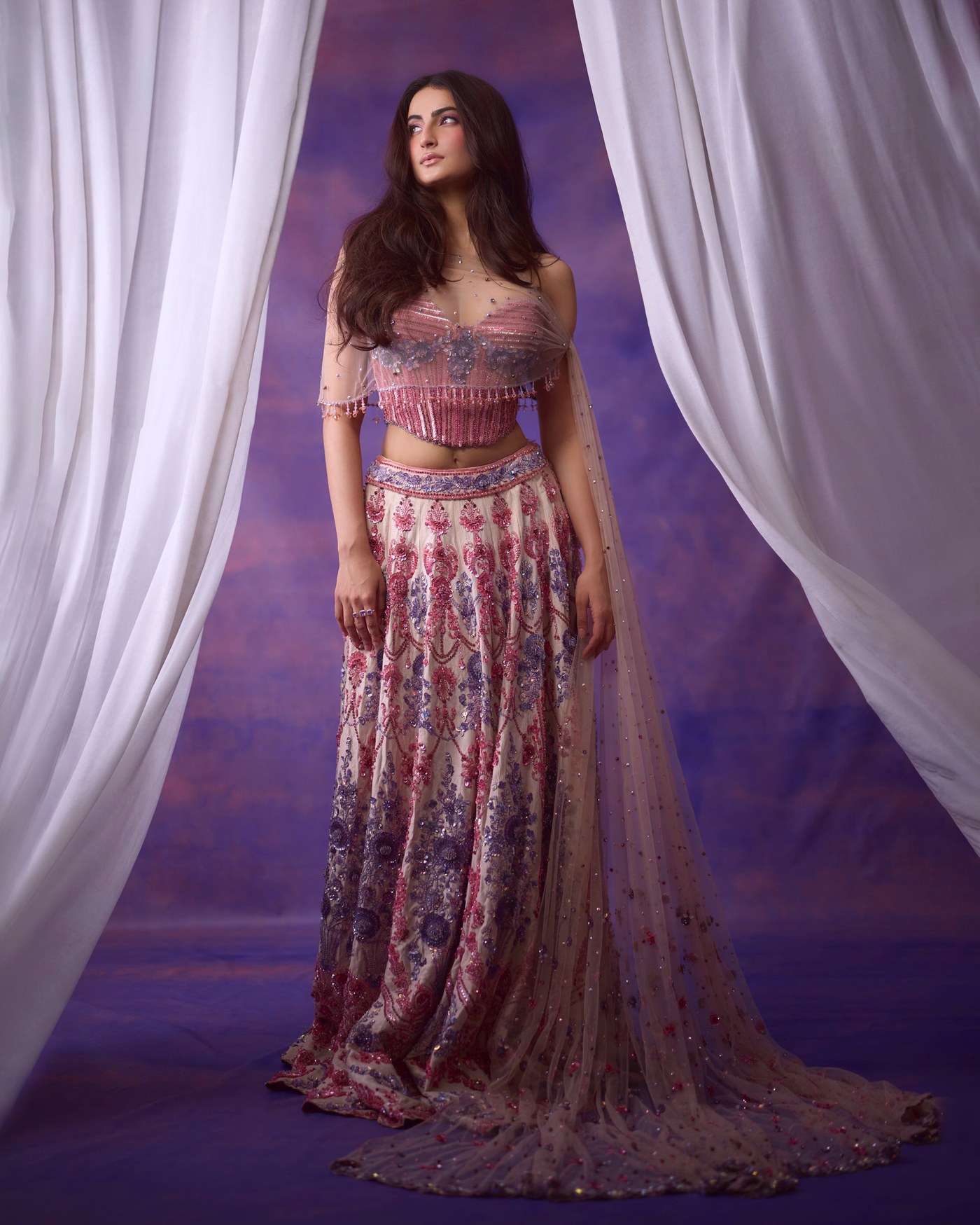 Palak Tiwari Owns the Festive Look with Dreamy Pastel Elegance