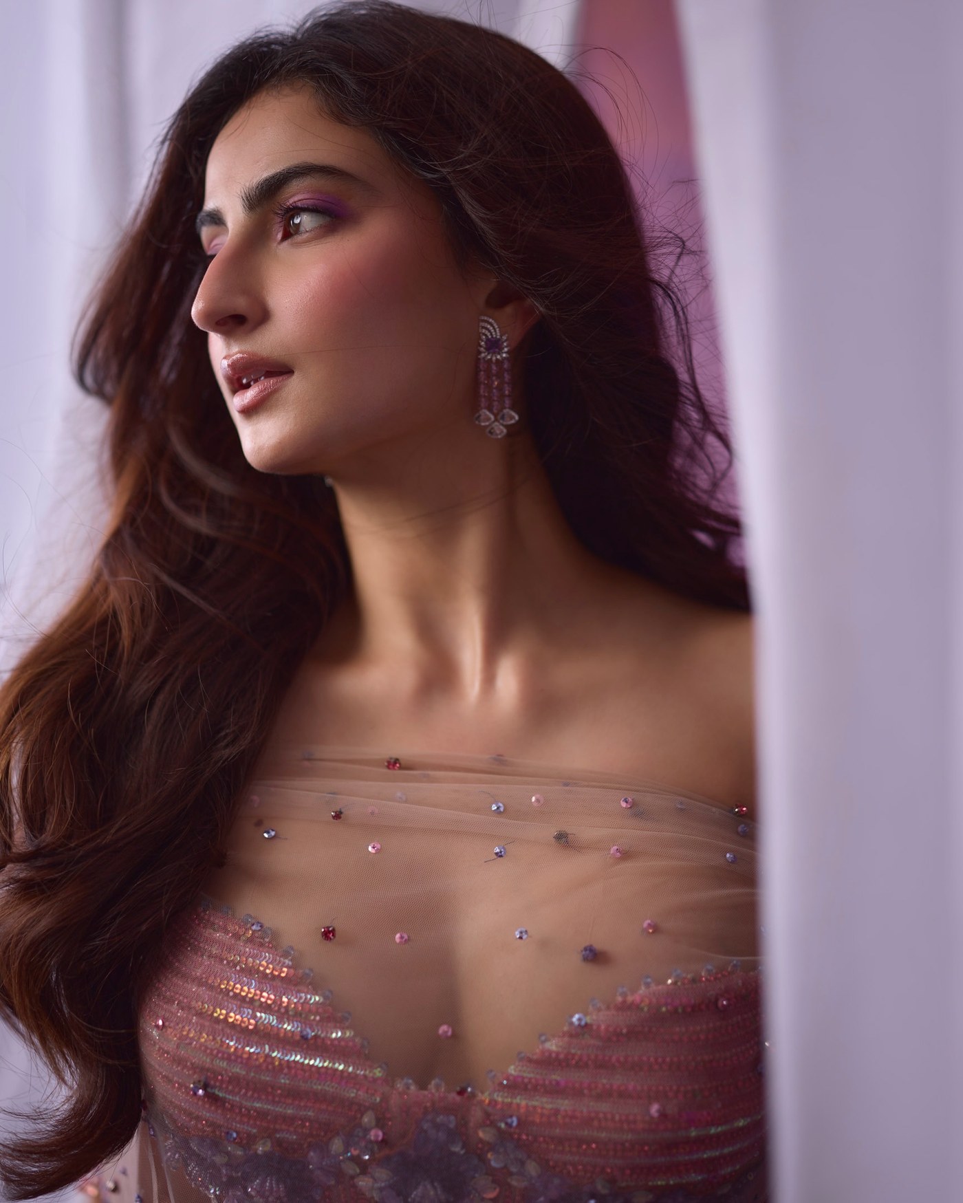 Palak Tiwari Owns the Festive Look with Dreamy Pastel Elegance