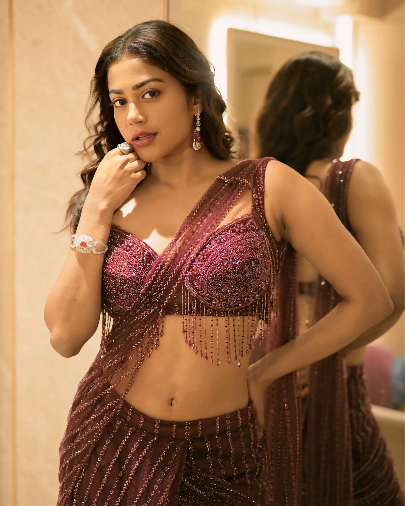 Payal Radhakrishna's Maroon Saree Look: A Timeless Storytelling Masterpiece!