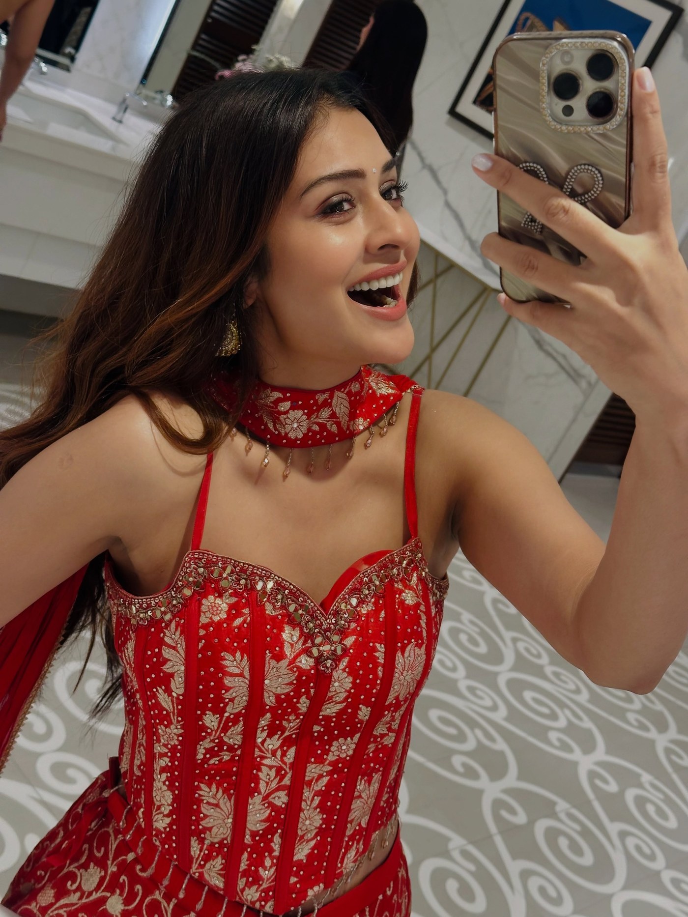 Red Embroidery and Gold Threadwork: Payal Rajput's Mirror Moment