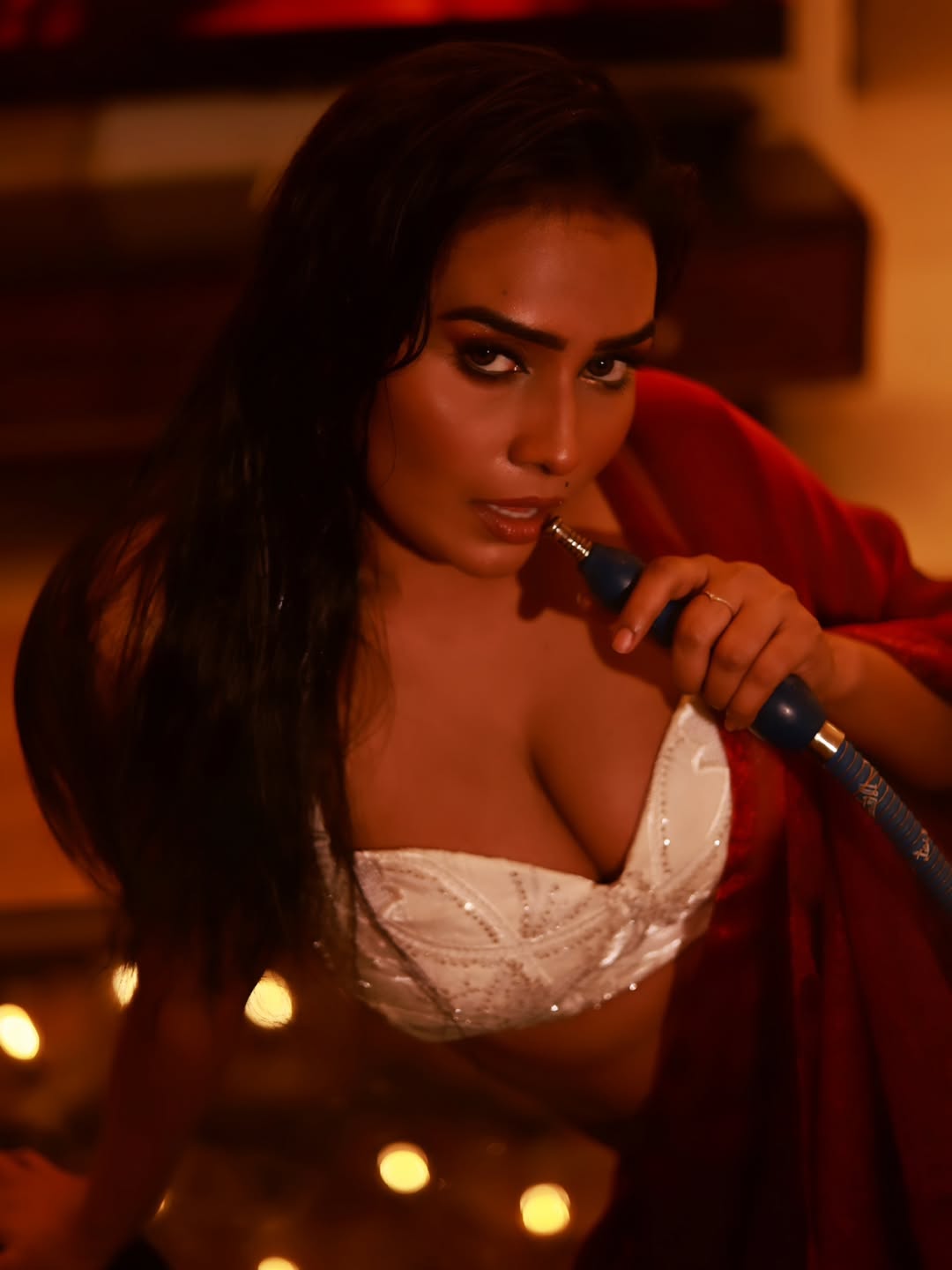Pihu Singh's Sensual Red Drape: A Royal Moment