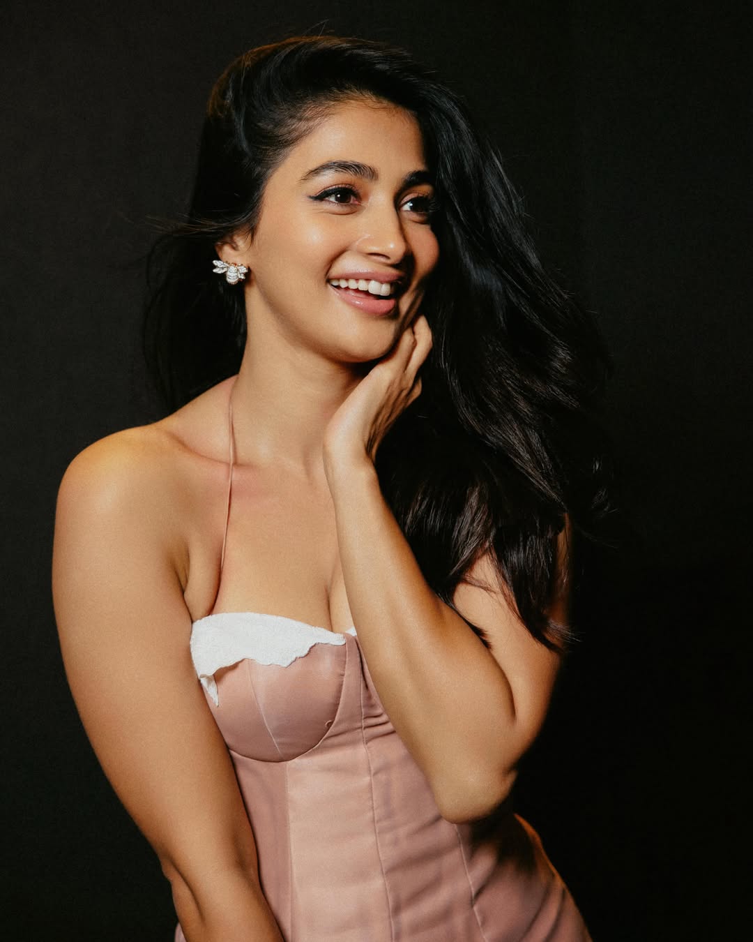 Pooja Hegde's Glam Quotient! Serving Stunning Looks in This Photo Shoot