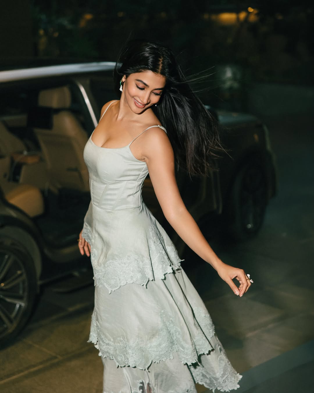Pooja Hegde's Stunning Style: Effortless Elegance Takes Center Stage!