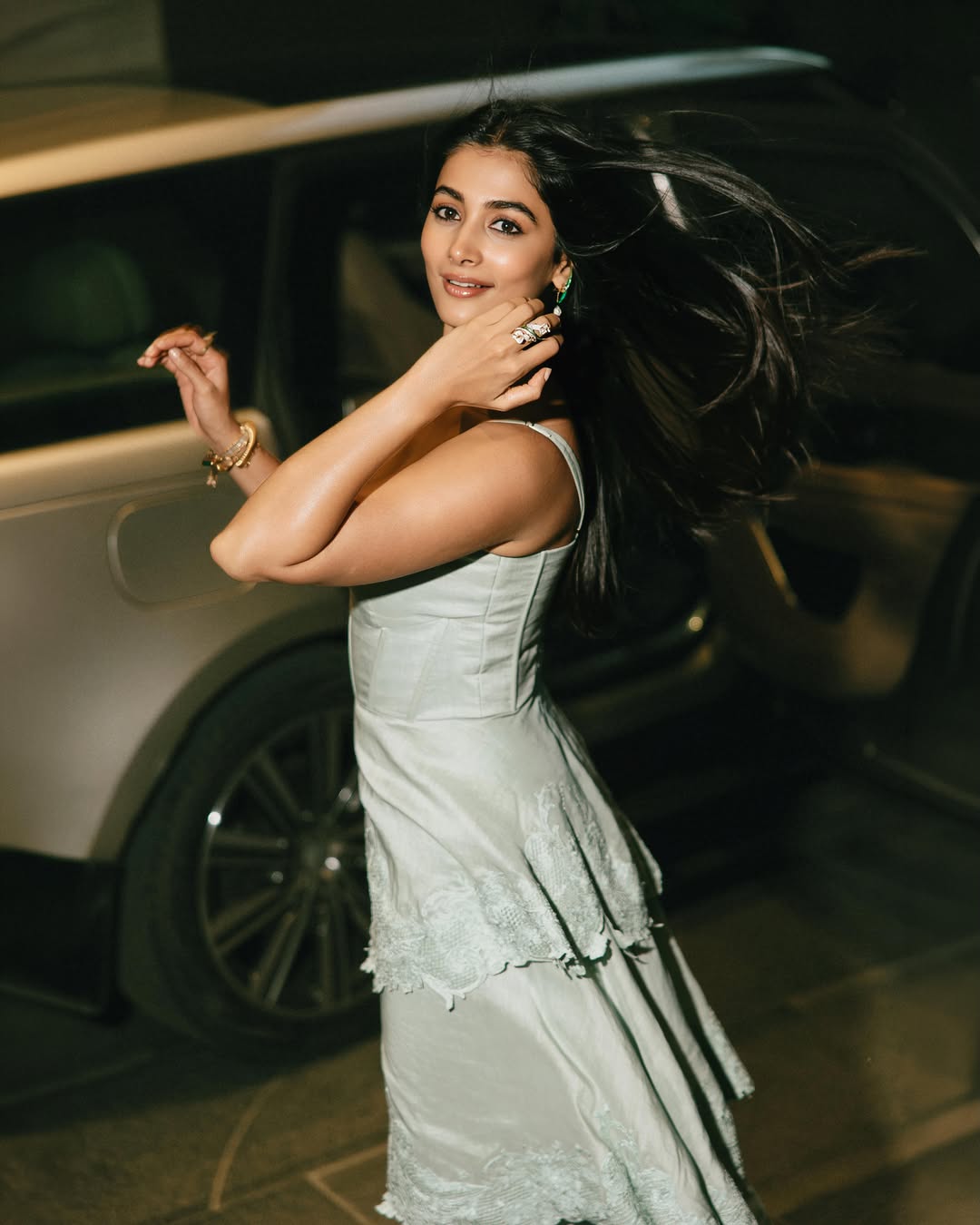 Pooja Hegde's Stunning Style: Effortless Elegance Takes Center Stage!