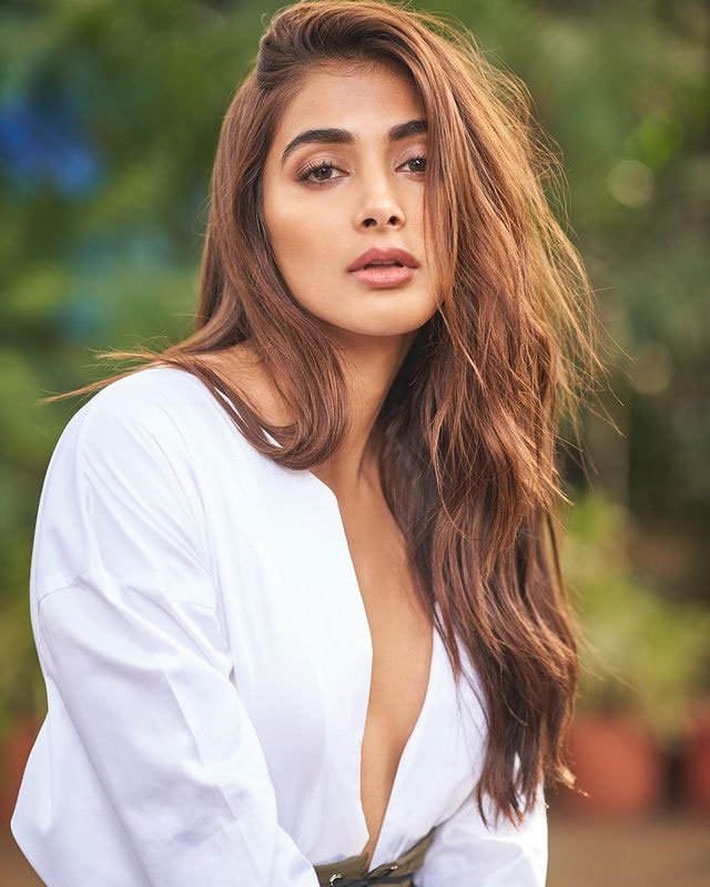 Pooja Hegde's Festive Launch: Teal and Maroon Takes Center Stage