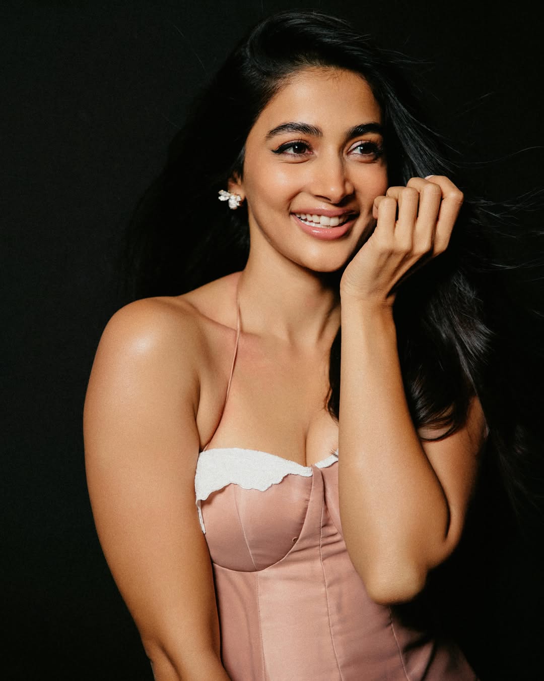 Pooja Hegde’s Stunning Style Choices Steal the Spotlight!