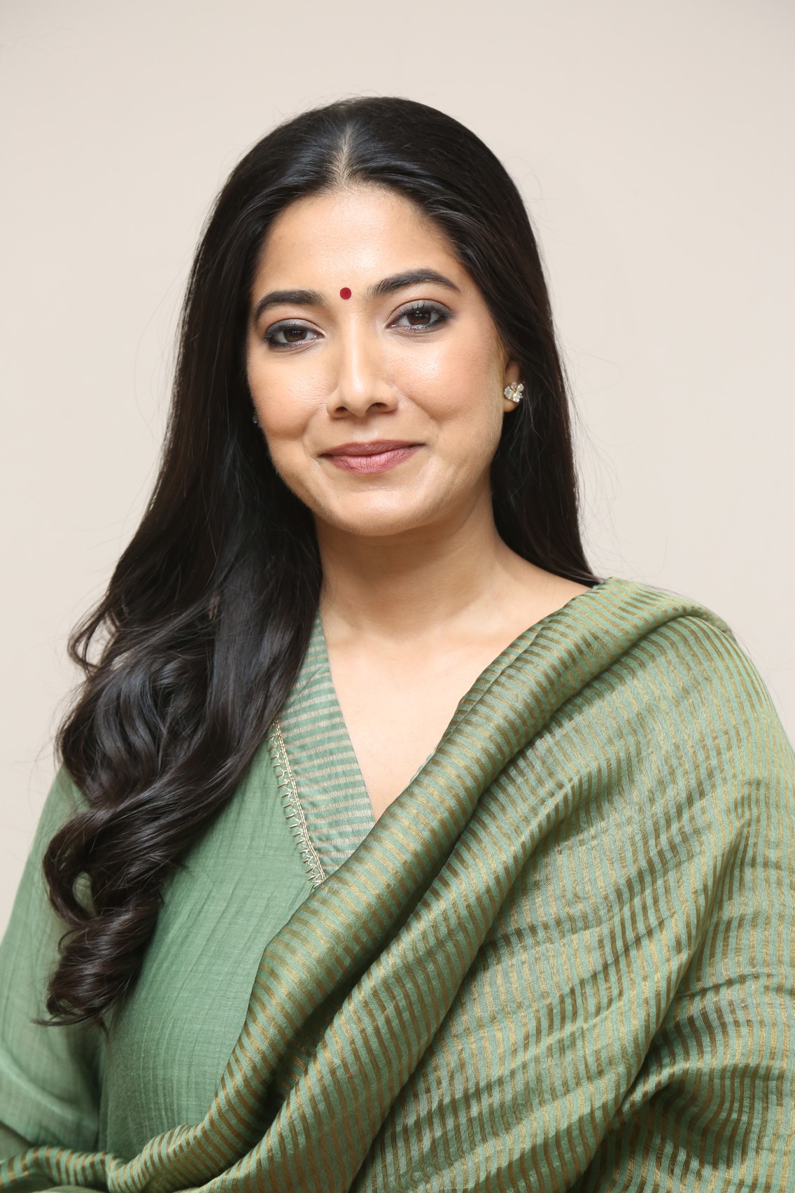 Pooja Sarathkumar HD Photos Latest Glamour Shots from Events