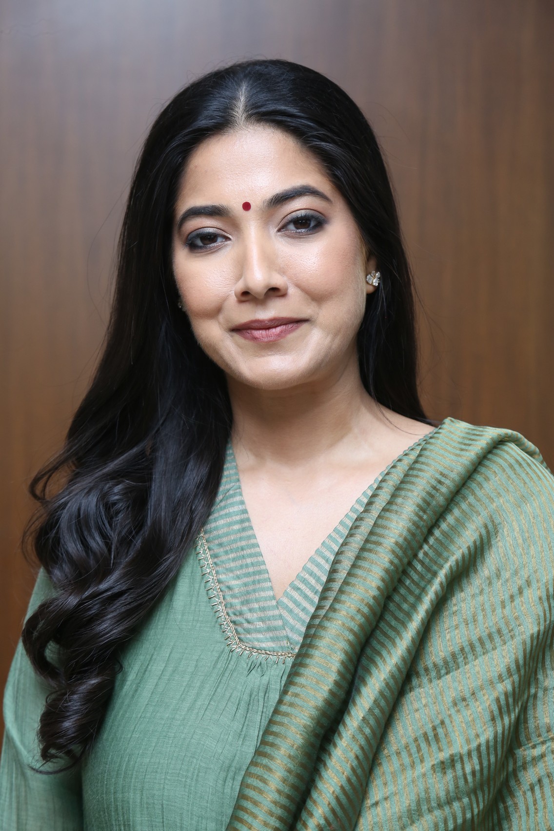 Pooja Sarathkumar HD Photos Latest Glamour Shots from Events