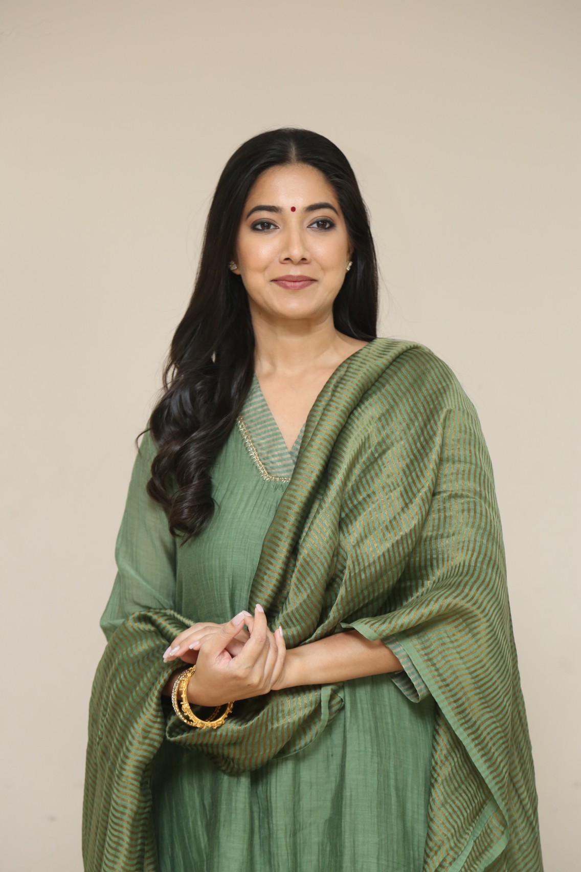 Pooja Sarathkumar HD Photos Latest Glamour Shots from Events