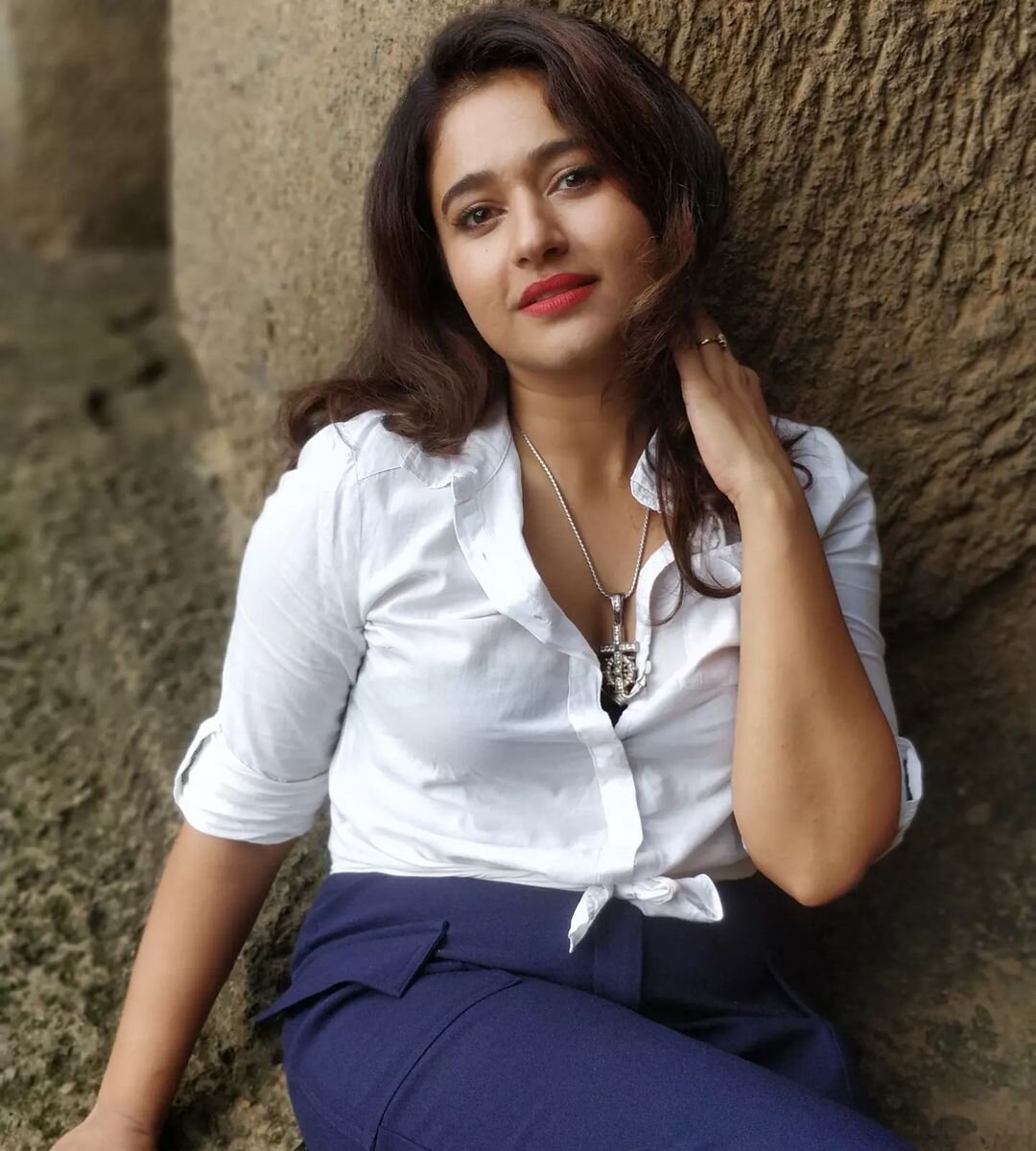 Poonam Bajwa Latest Photos Gallery Stunning Looks