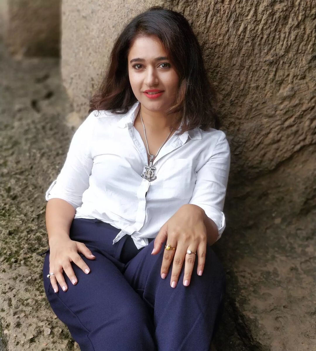 Poonam Bajwa Latest Photos Gallery Stunning Looks