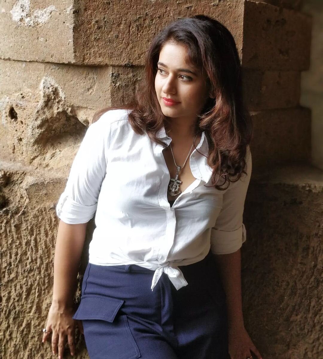 Poonam Bajwa Latest Photos Gallery Stunning Looks