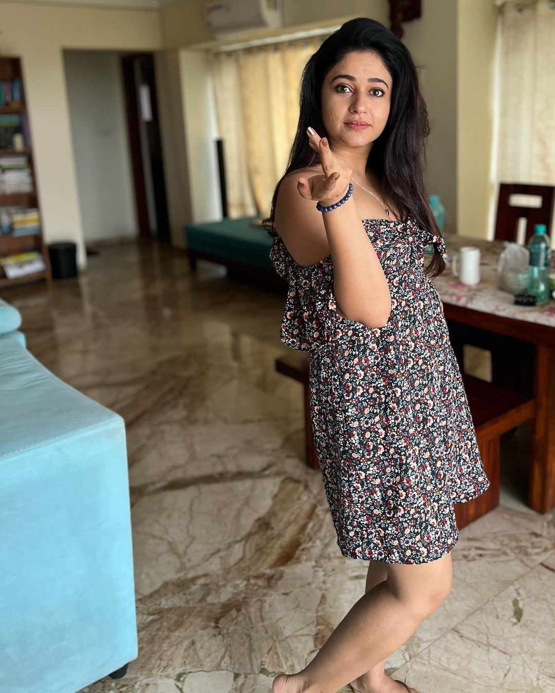 Poonam Bajwa Latest Photos Stunning Glamour & Fashion