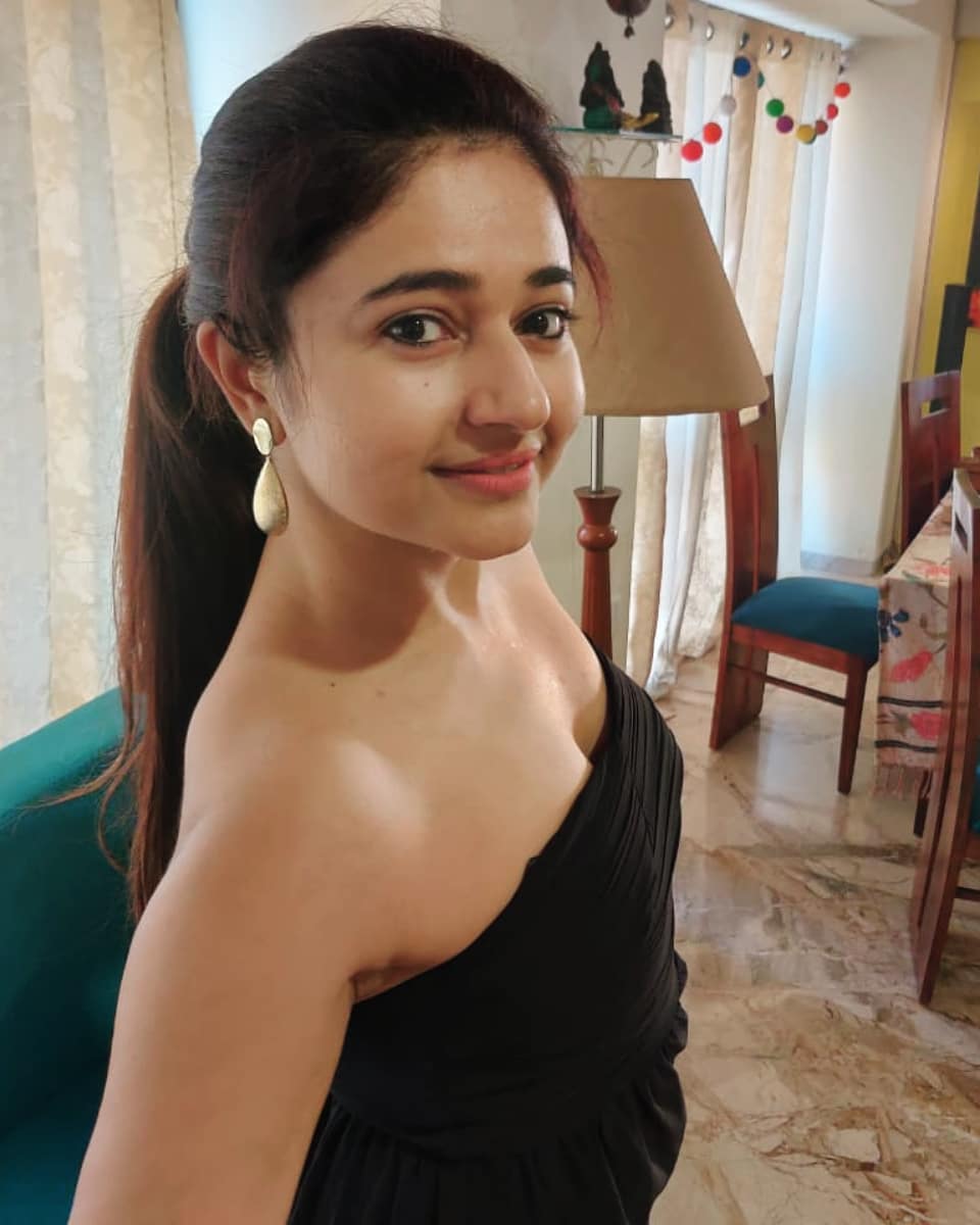 Poonam Bajwa Latest Photoshoot Stunning Fashion Gallery