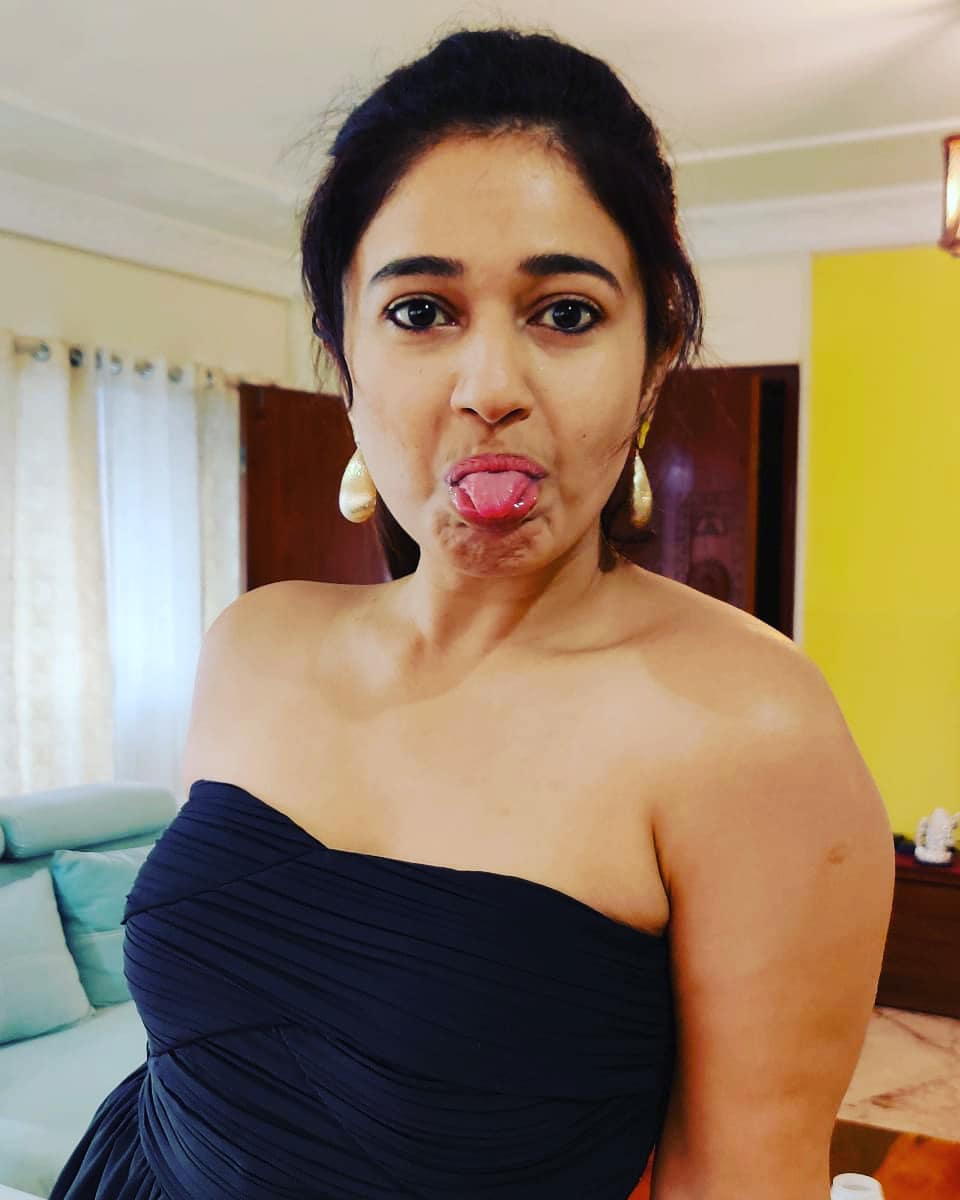 Poonam Bajwa Latest Photoshoot Stunning Fashion Gallery