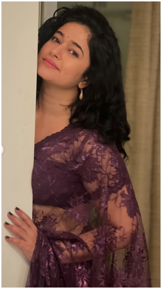 Poonam Bajwa Stunning Saree Looks and Ethnic Fashion Photos