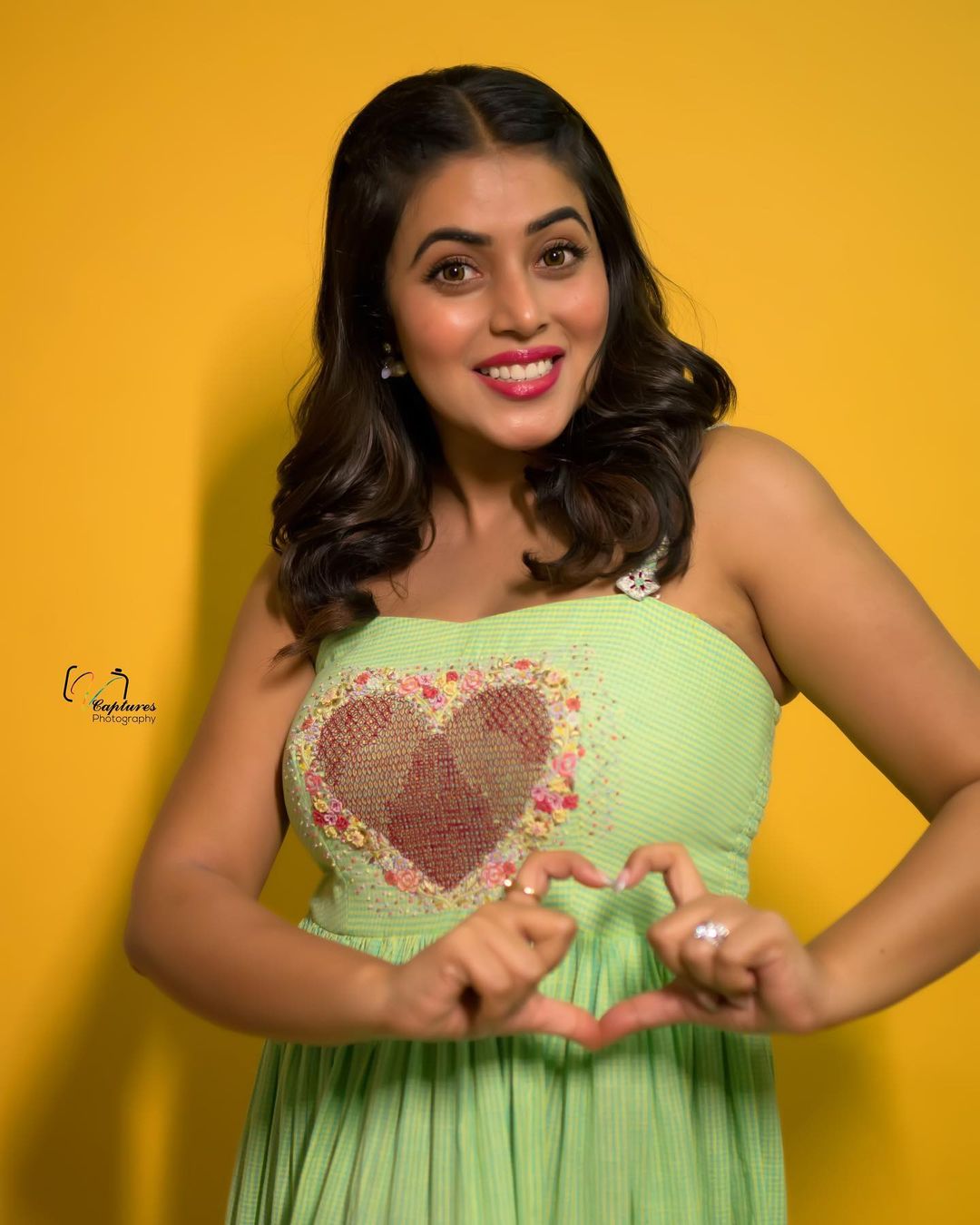 Poorna Shamna Kasim Latest Stunning Photoshoot Gallery
