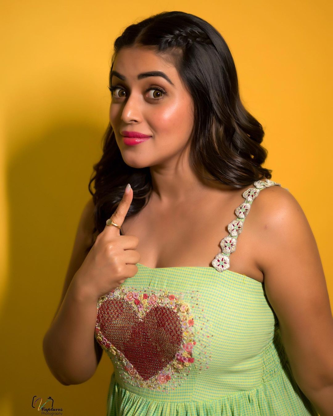 Poorna Shamna Kasim Latest Stunning Photoshoot Gallery