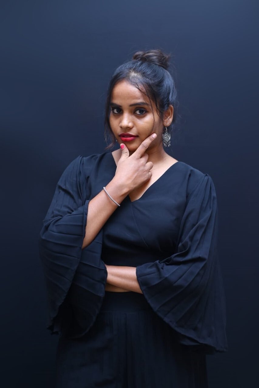 Powlenjessica Amaranathan's Vibrant Style Showcase