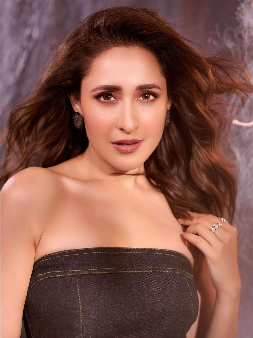 Pragya Jaiswal Goes Wild on Safari Adventure!