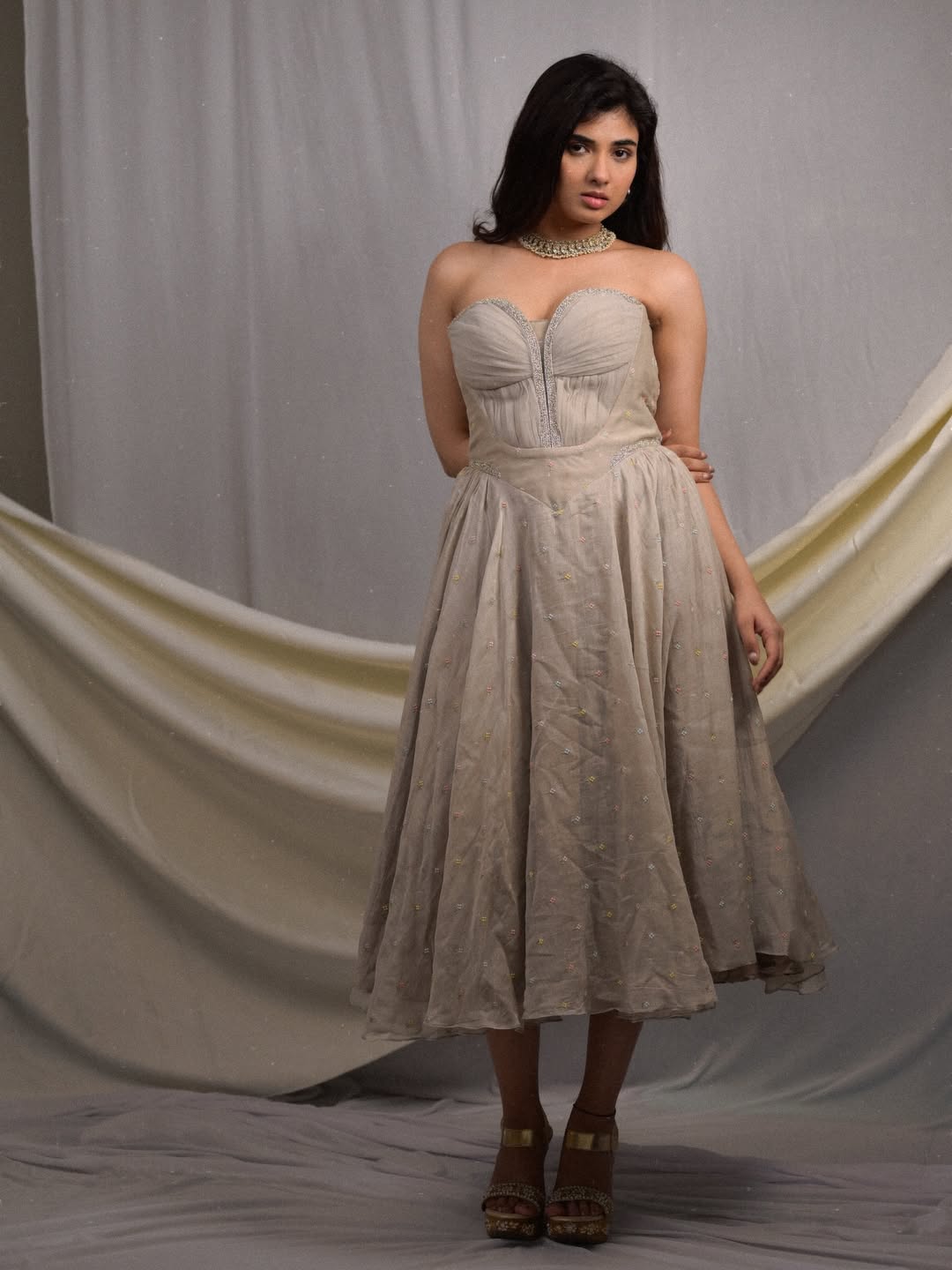 Pragya Nagra's Ethereal Elegance in Soft Gold Tones