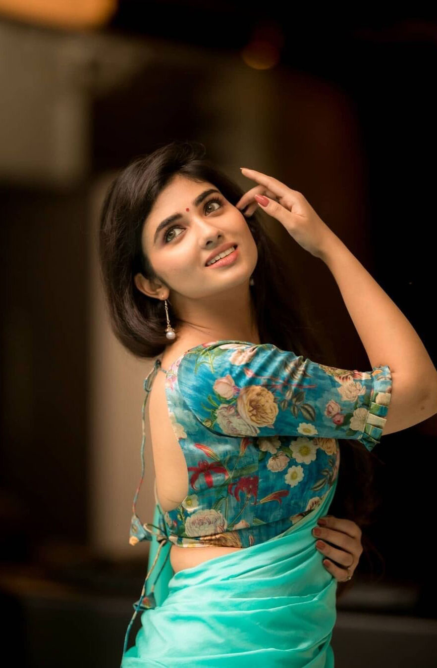 Pragya Nagra Latest Photos Stunning Bollywood Glamour