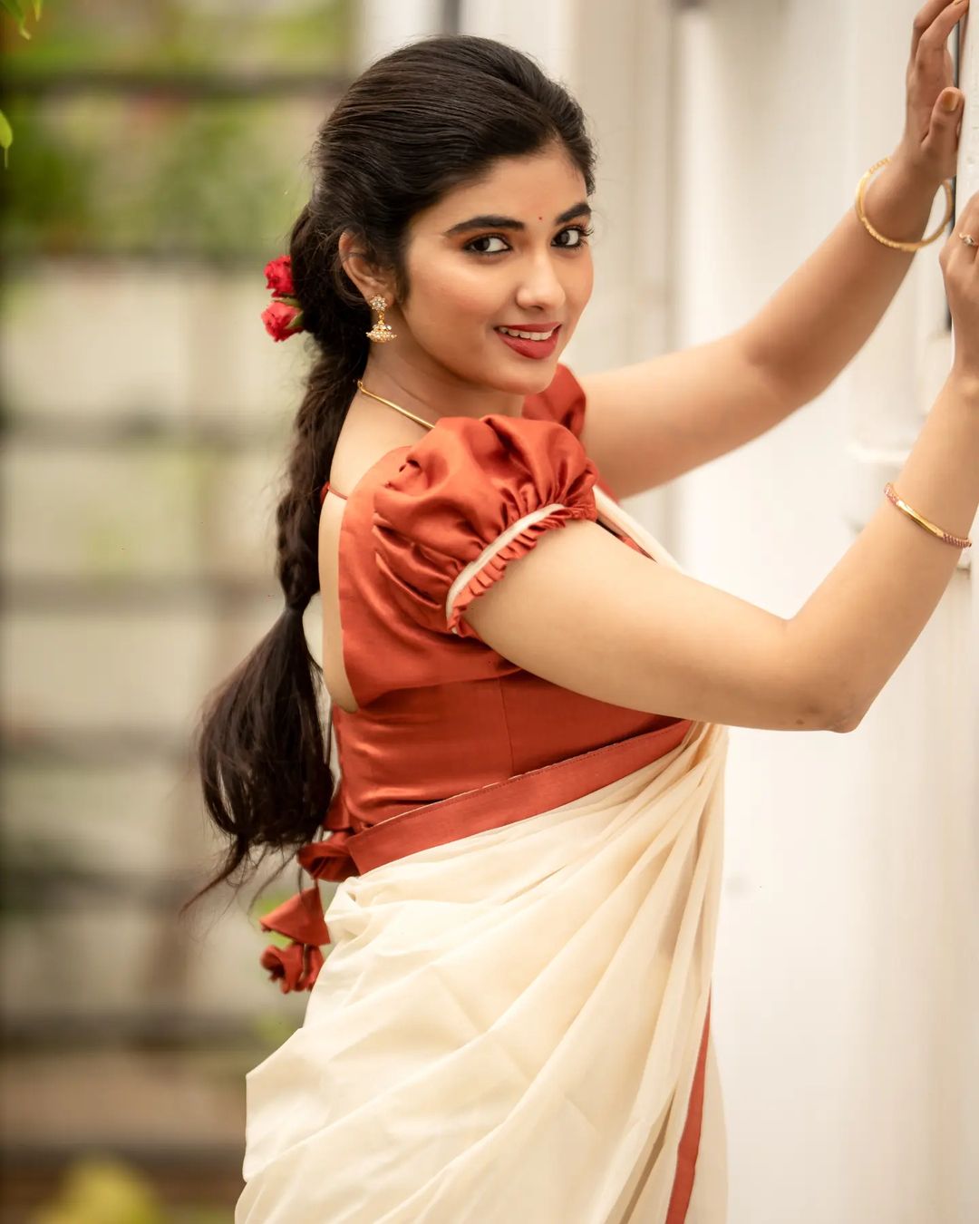 Pragya Nagra Stunning Latest Saree Photos and Looks