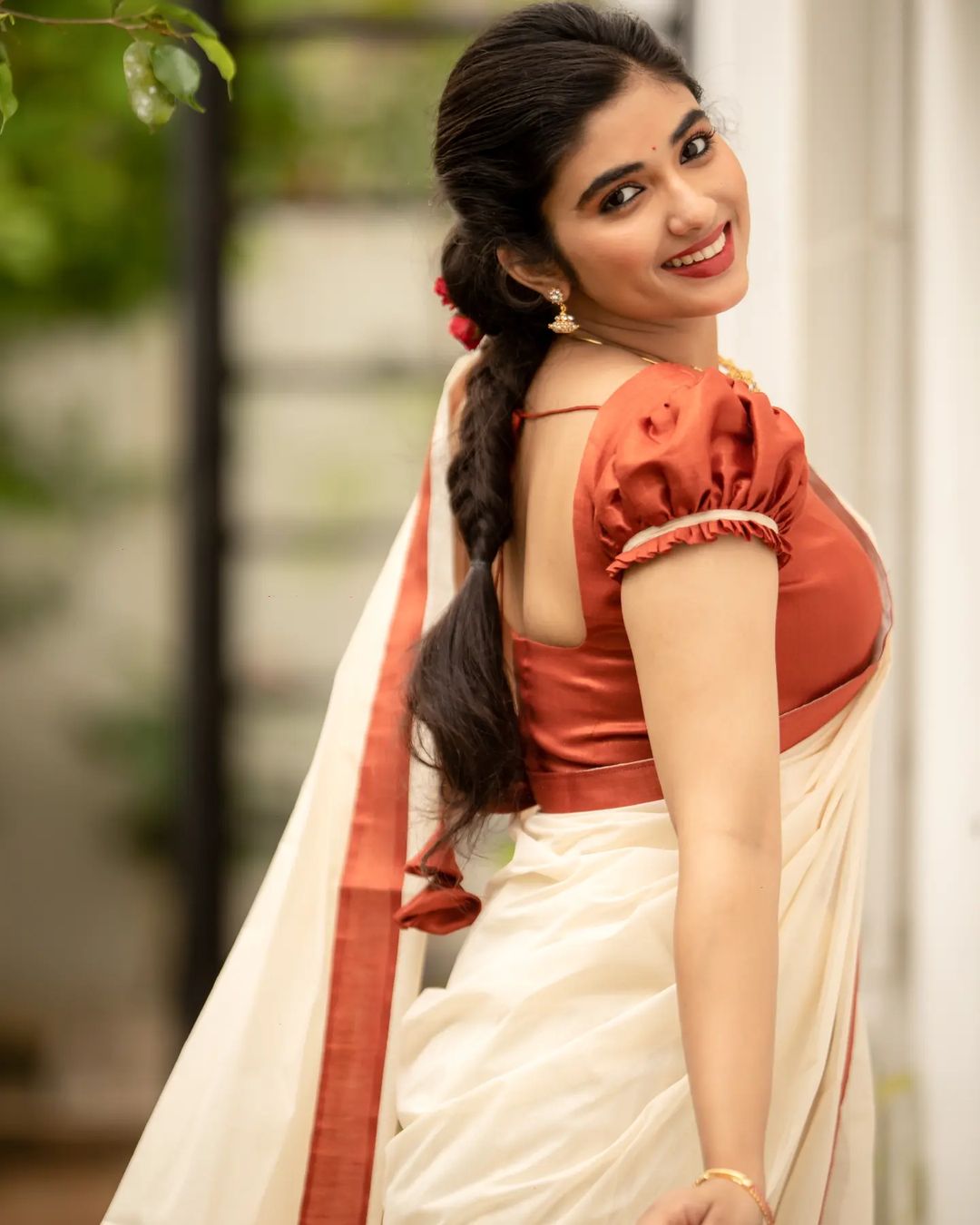 Pragya Nagra Stunning Latest Saree Photos and Looks