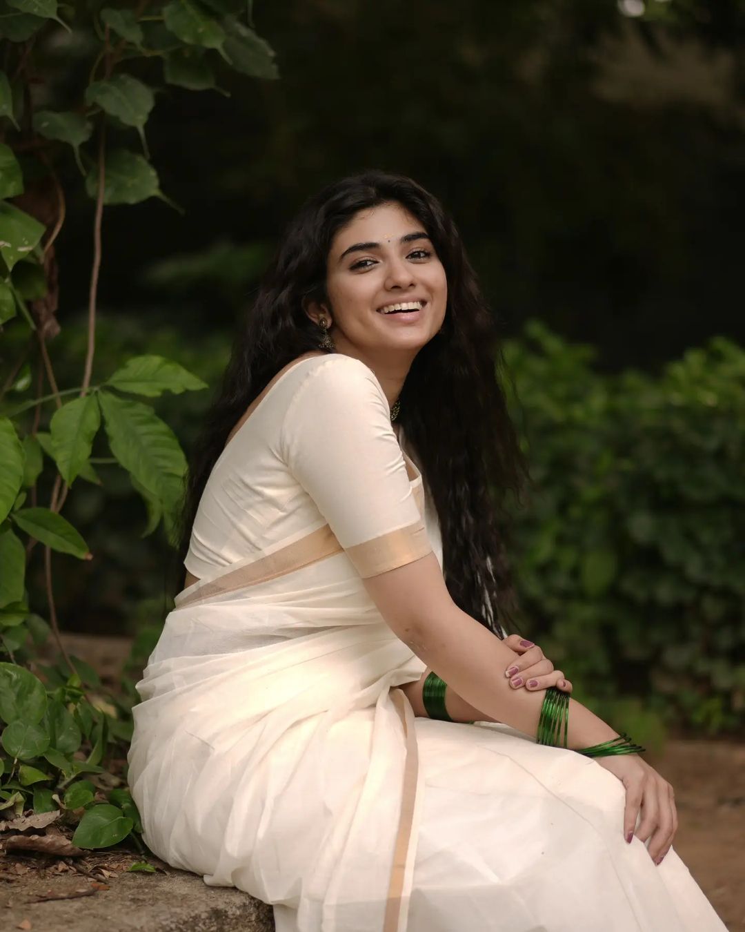 Pragya Nagra Stunning Onam Saree Photos You Must See