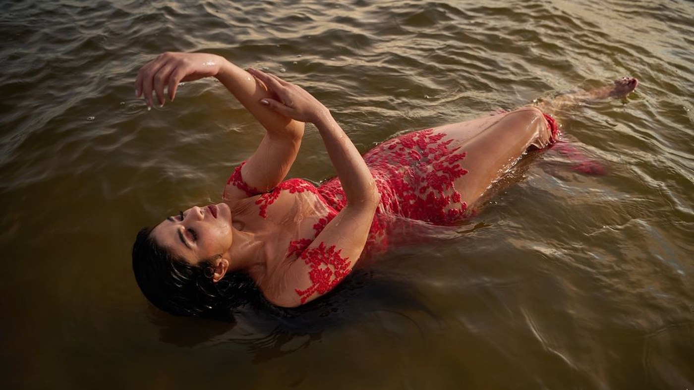 Pragya Nagra Stuns in Stunning Beach Glamour Photos