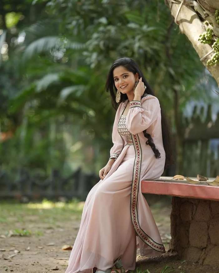 Prarthana Sandeep's Stunning Photo Gallery: Garden Glamour