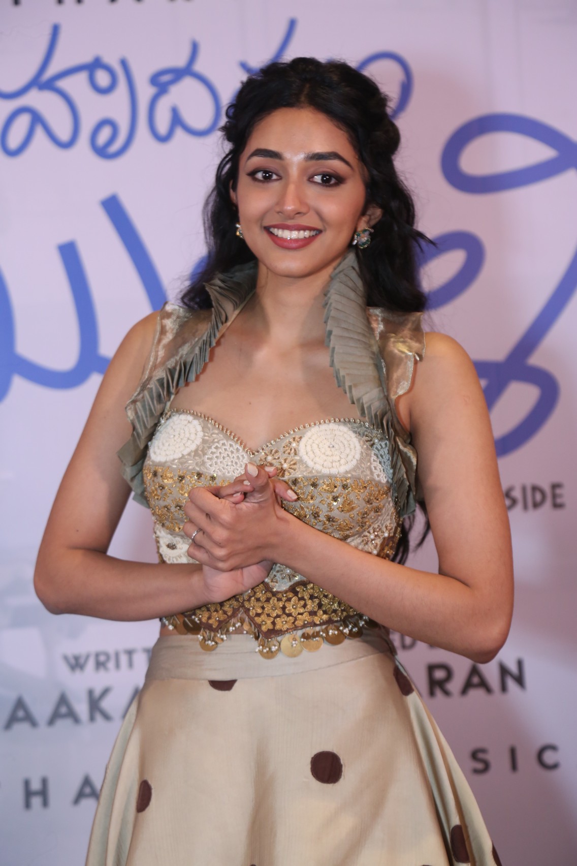 Preity Mukhundhan's Effortless Glamour: Embracing Modern Indian Elegance