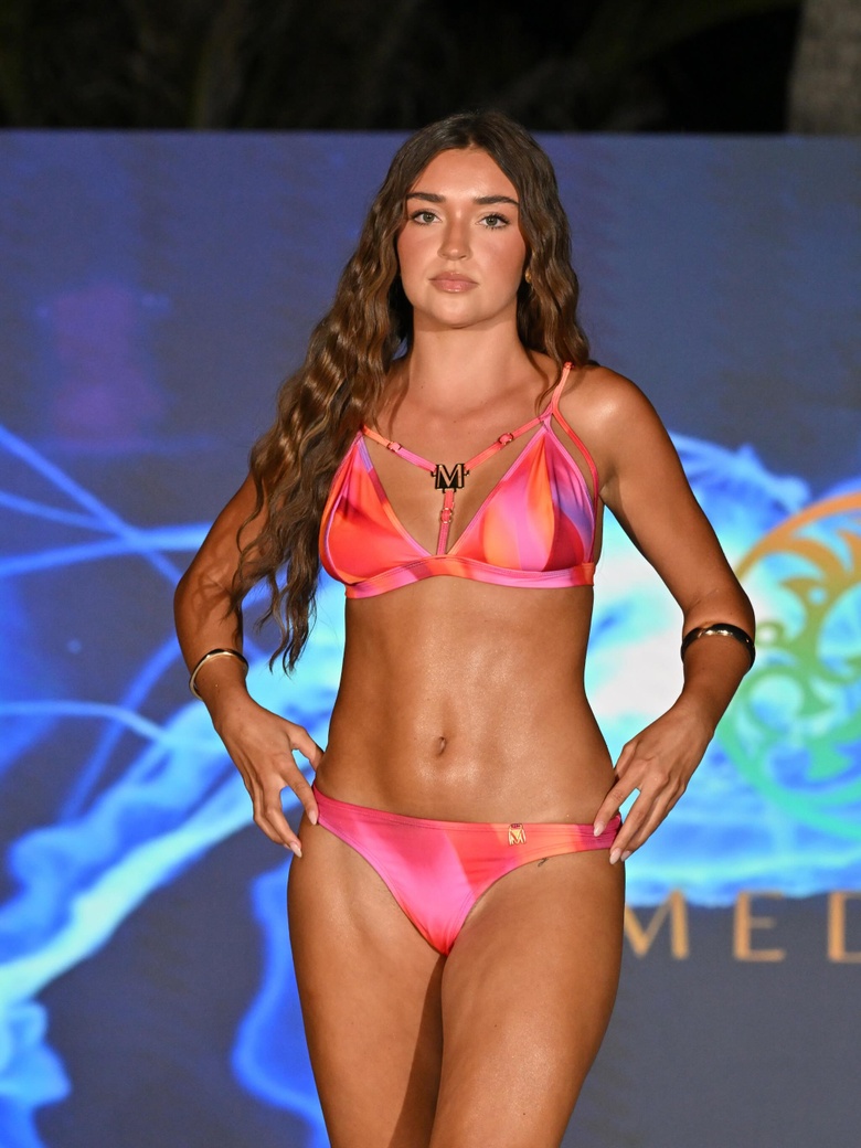 Presley Elise Shines at Glamorous Event