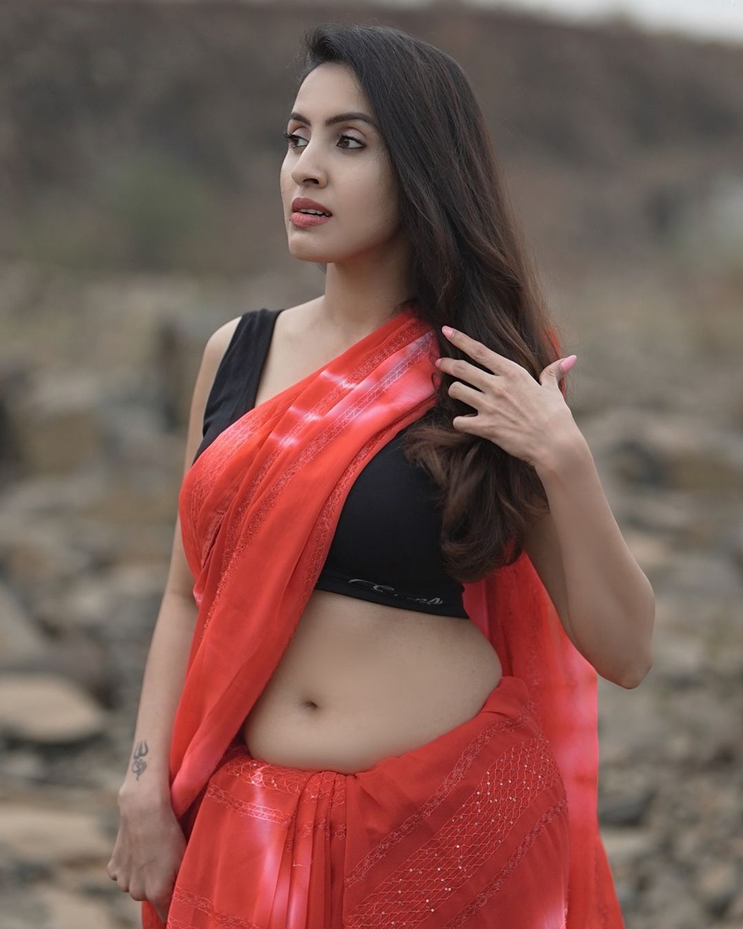 Priyanka Kholgade Stunning Traditional Saree Photos