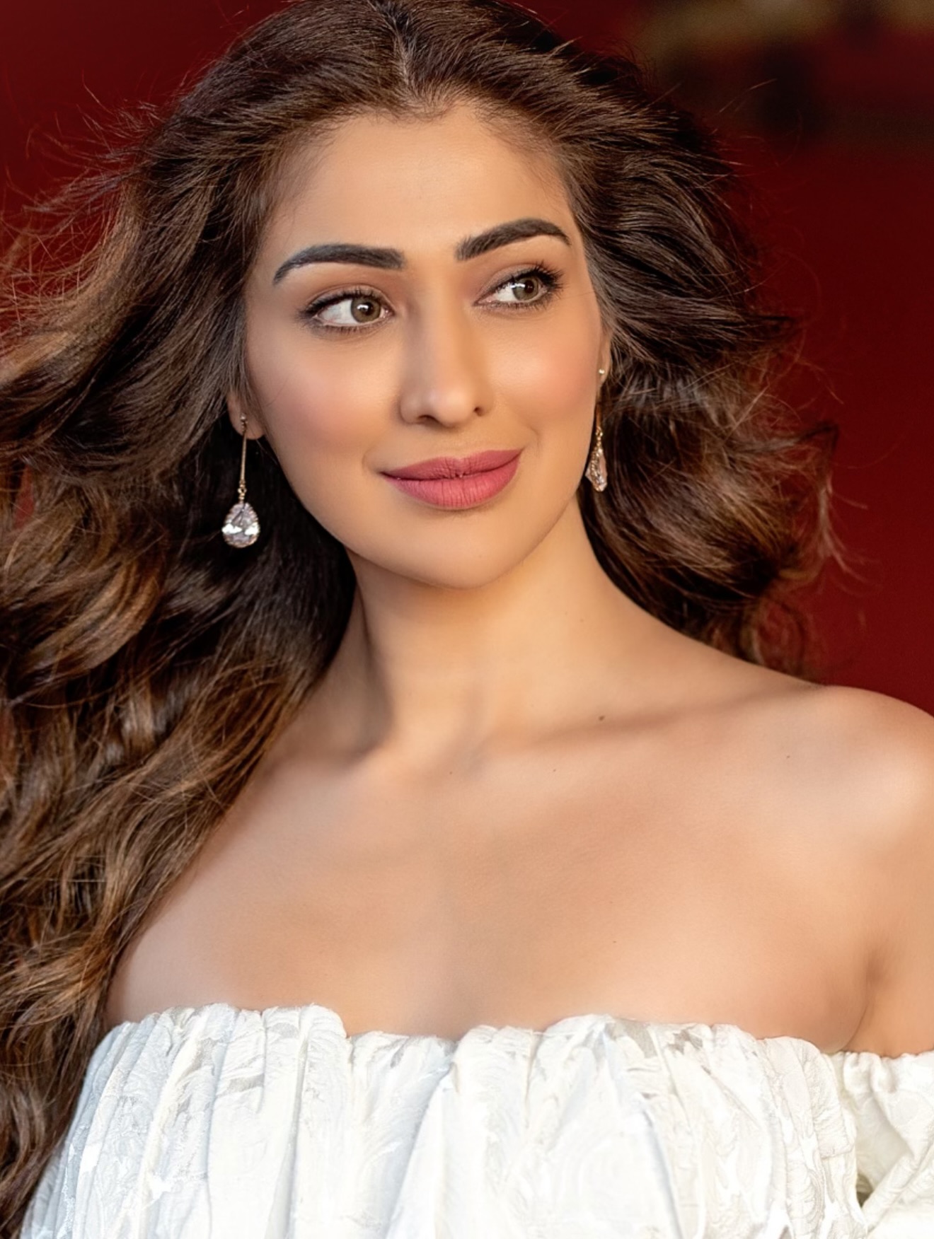 White Goddess Vibes: Raai Laxmi Nails Minimalist Glamour in Stunning White Ensemble