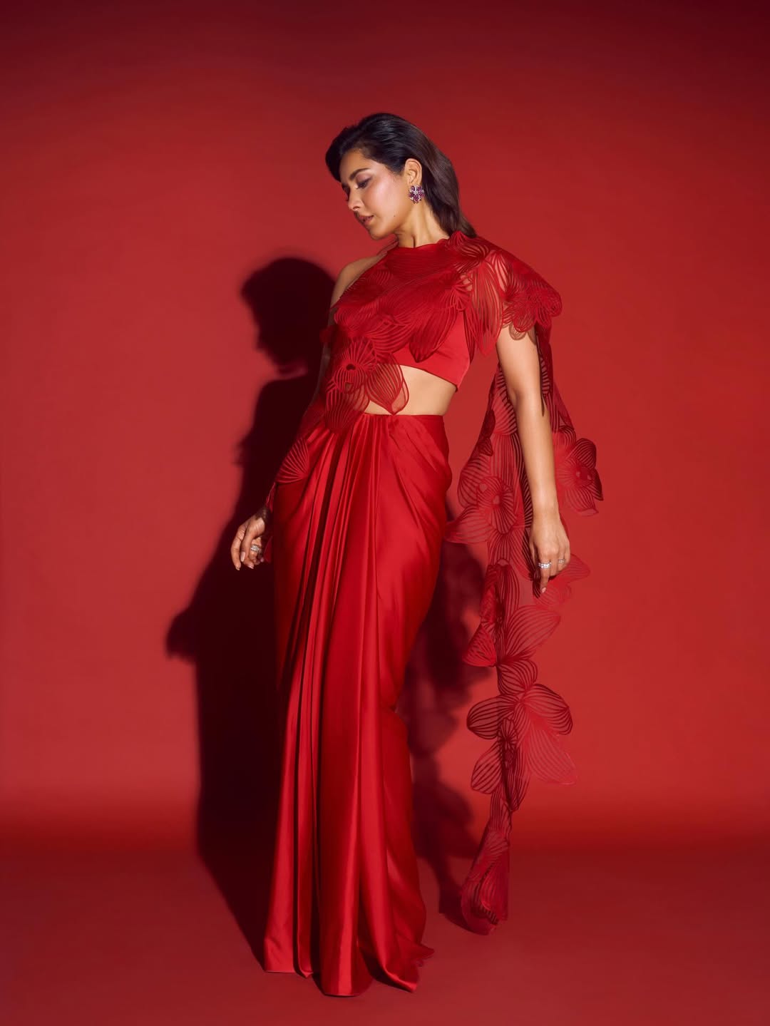 Raashii Khanna Dazzles in Fiery Red Saree Gown at Zee Telugu Apsara Awards