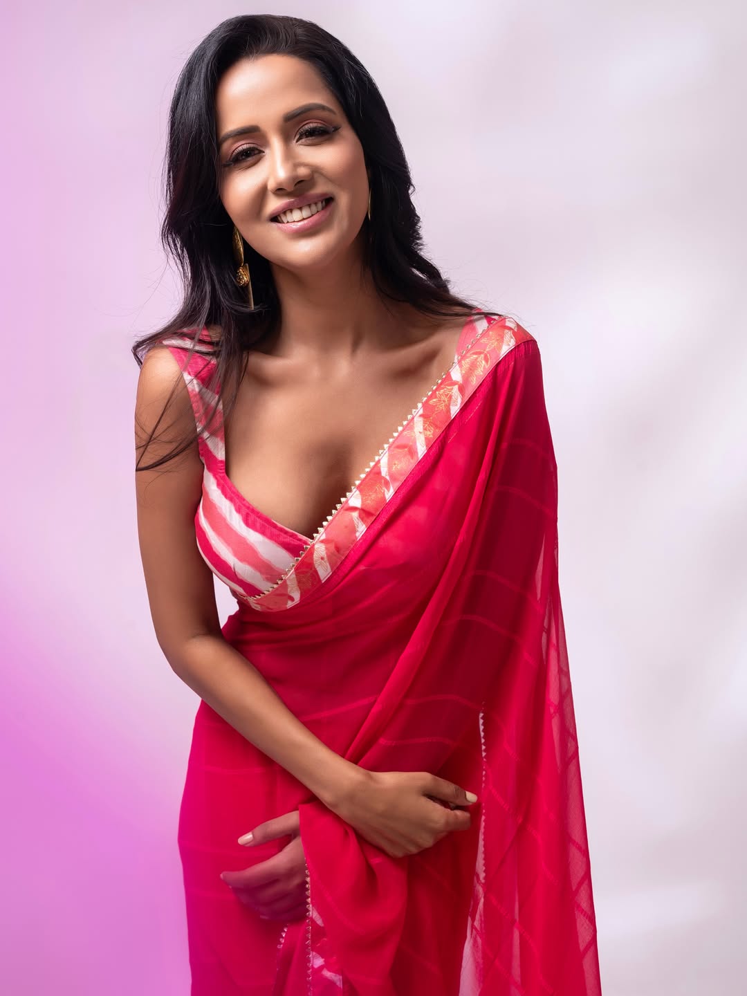 Raiza Wilson Steals the Spotlight with Stunning Photoshoot Looks