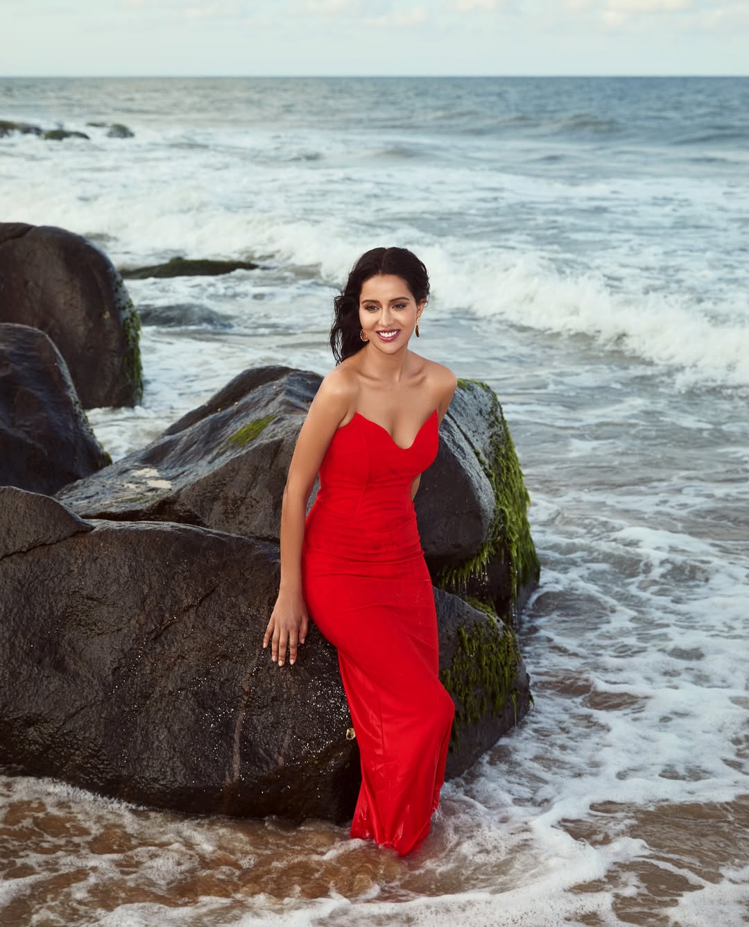 Raiza Wilson Steals the Show with Effortlessly Chic Bollywood Glamour